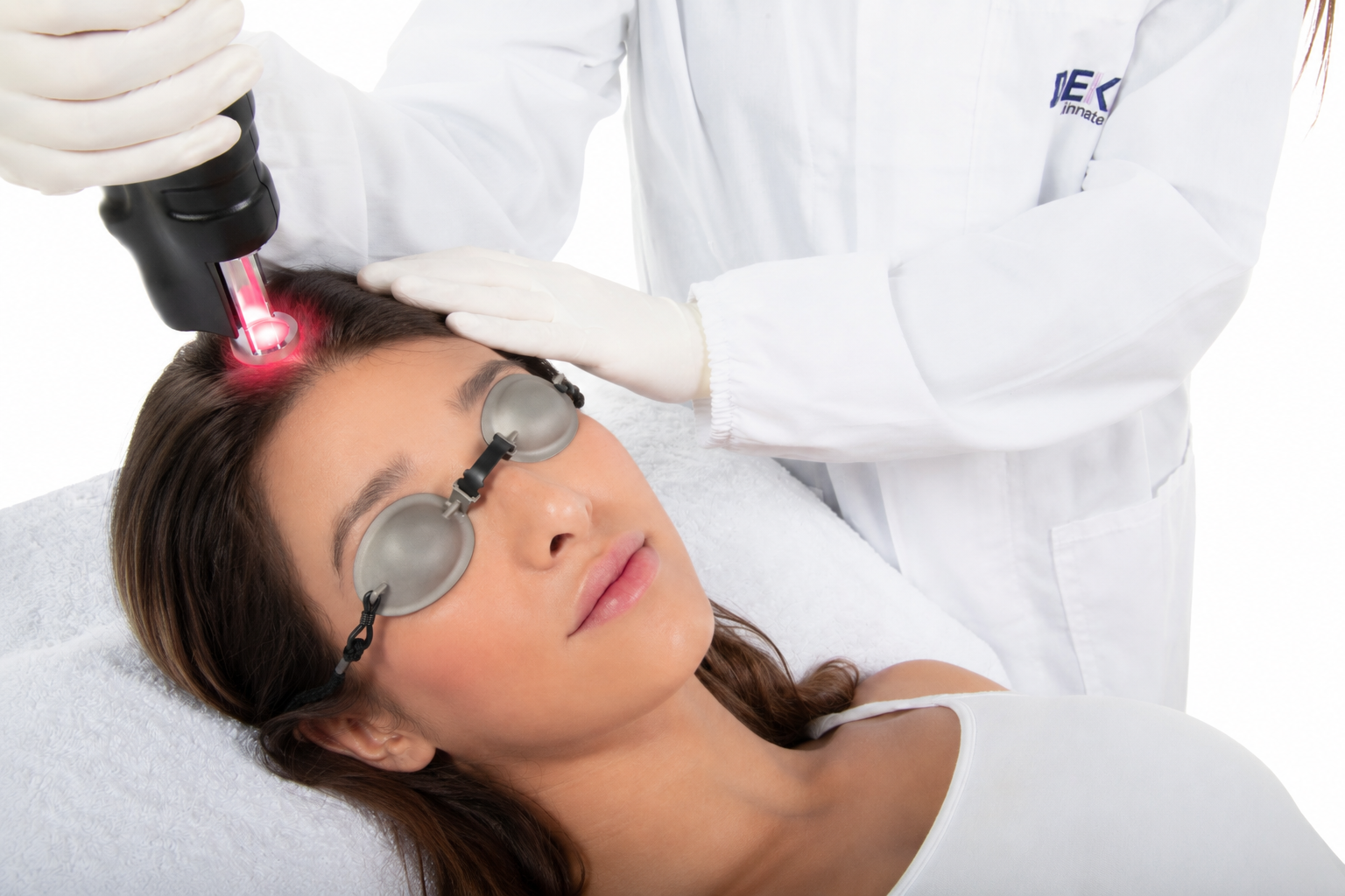 RedTouch PRO para alopecia: qué dice la evidencia científica sobre el láser de 675 nm